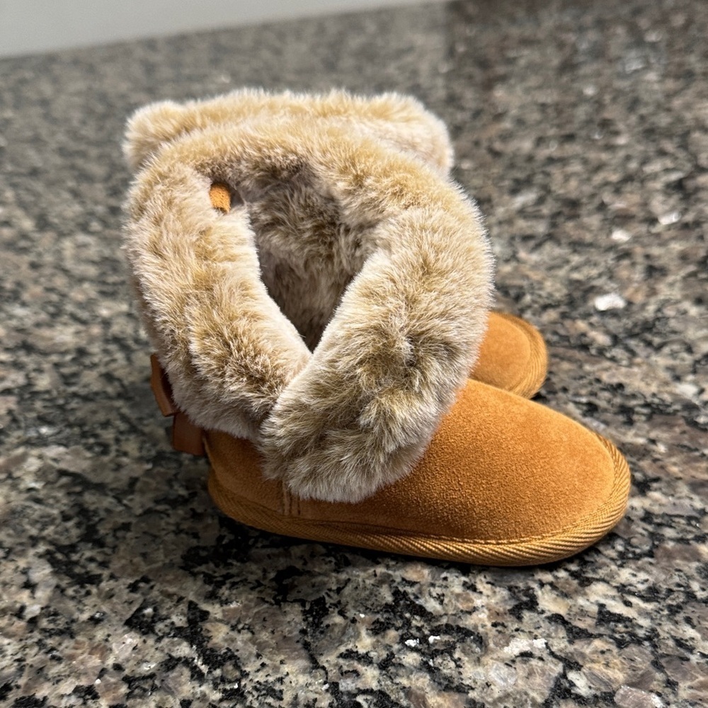 BearPaw Tan Baby Boots with Faux Fur - Picture 9 of 13